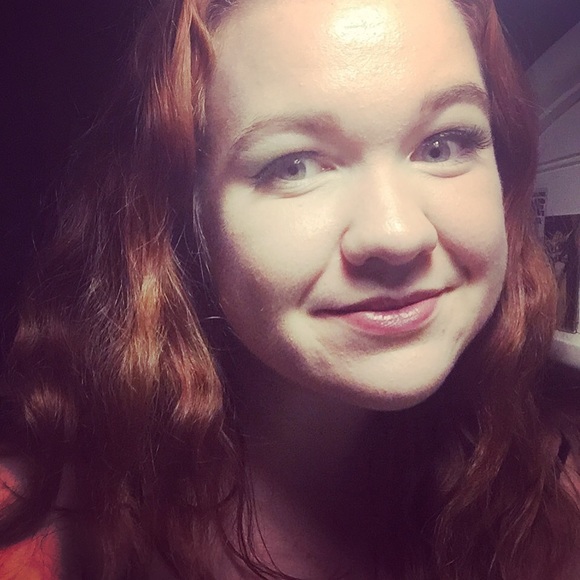 Meet your Posher, Kat - Picture 2 of 8